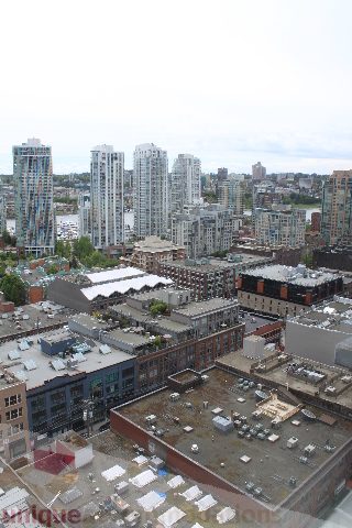 Furnished 2-bedroom + den with city view and rooftop access. - 2103 - 1001 Homer Street, Vancouver Downtown