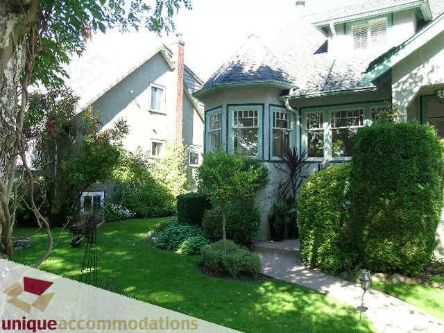 Furnished 3-bedroom + den house with lush green lawn and mature trees. - 4177 West 15th Avenue, Vancouver West Side