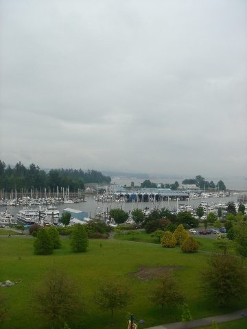 Spacious living room with a stunning view of the marina and city skyline. - 902 - 1925 Alberni Street, Vancouver Downtown