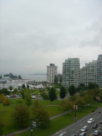 Furnished 2-bedroom + den with stunning city view and modern furnishings. - 902 - 1925 Alberni Street, Vancouver Downtown