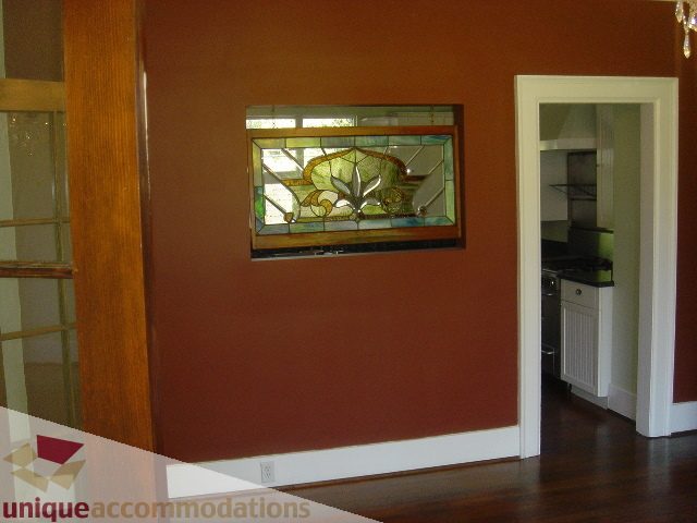Foyer with stained glass window and hardwood floors. - 1475 W 33rd Ave, Vancouver West Side