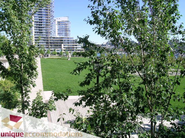 Spacious 2-bedroom + den townhouse with stunning city view and lush greenery. - 103-638 Beach Cres., Vancouver Downtown