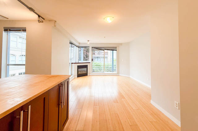 402 122 east 3rd street north vancouver lower lonsdale