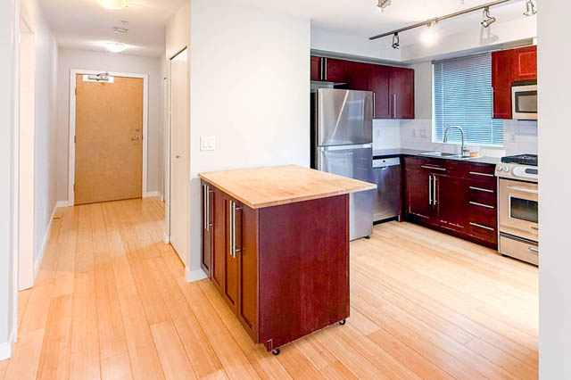 402 122 east 3rd street north vancouver lower lonsdale