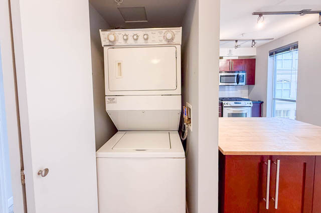 402 122 east 3rd street north vancouver lower lonsdale