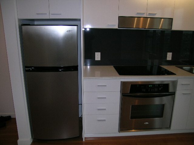 3309-111 W Georgia - Condo - Crosstown - Photo 4 of 20
