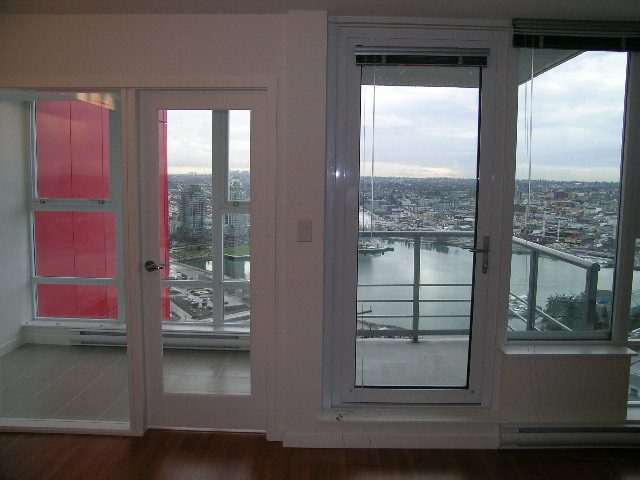 3309-111 W Georgia - Condo - Crosstown - Photo 11 of 20