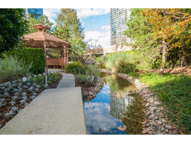 1067 marinaside crescent