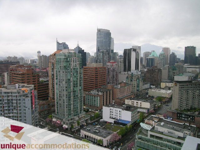 Furnished 1-bedroom + den with city view and modern decor. - 3104 - 1255 Seymour Street, Vancouver Downtown