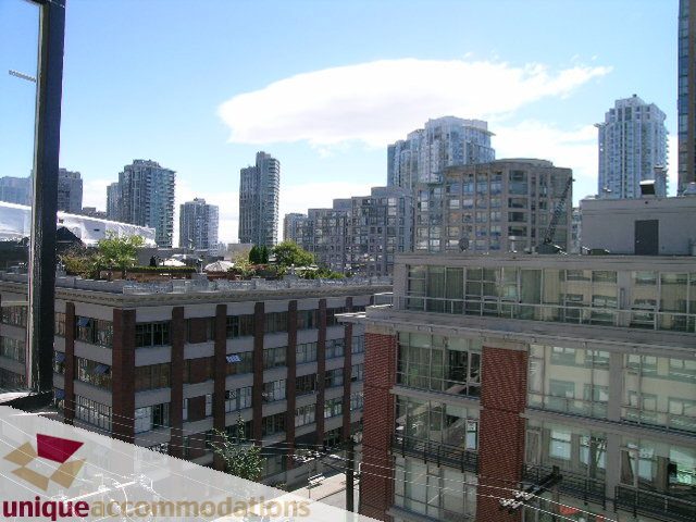 Loft with city view and modern furnishings. - 512-1216 Homer Street, Vancouver Downtown