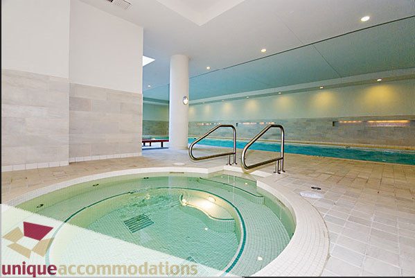 Spacious bathroom with modern fixtures and tiled floors. - 801- 628 Kinghorne Mews, Vancouver Downtown