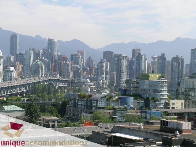 Furnished 2-bedroom + den with stunning city view and rooftop access. - 802-1590 West 8th Ave, Vancouver West Side