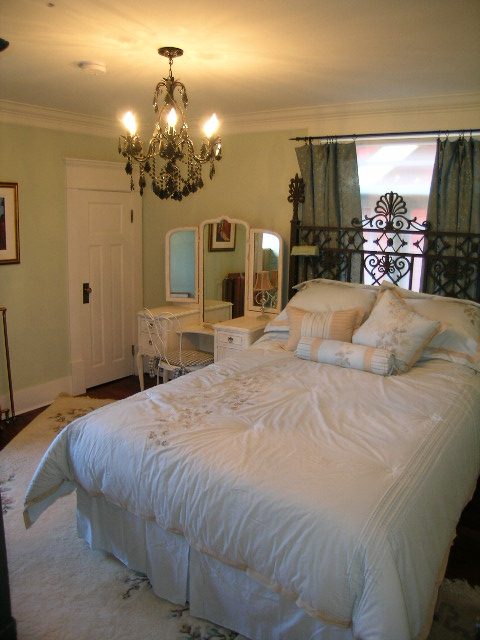 1963 McNicoll - Suite in House - Kitsilano - Photo 9 of 39