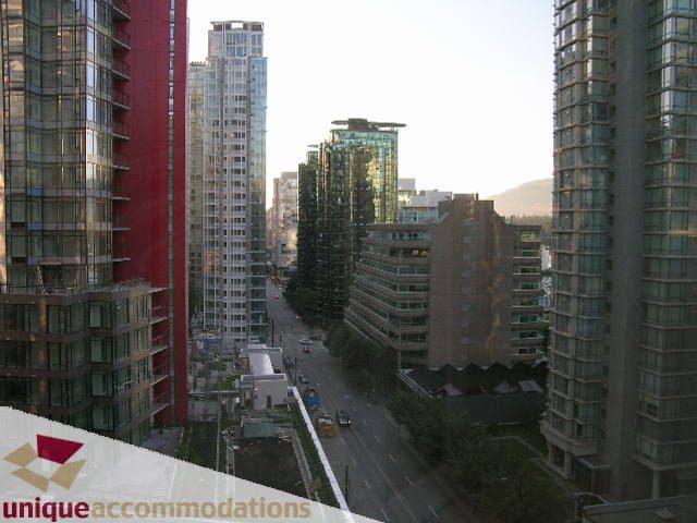 Furnished 2-bedroom + den with stunning city view and modern architecture. - 1101 - 1188 West Pender, Vancouver Downtown