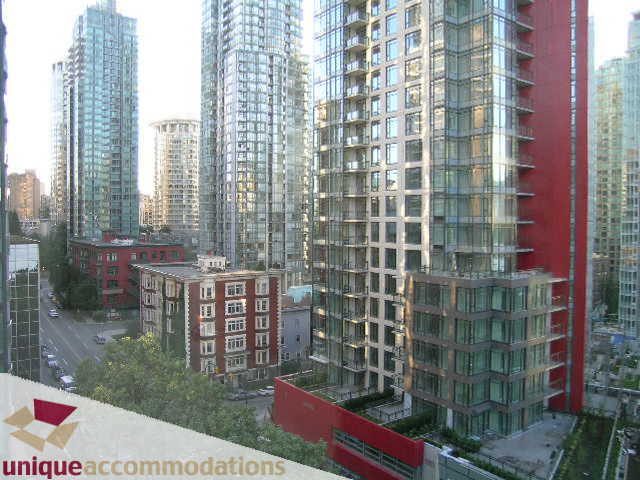 Furnished 2-bedroom + den condo with stunning city view and modern design. - 1101 - 1188 West Pender, Vancouver Downtown