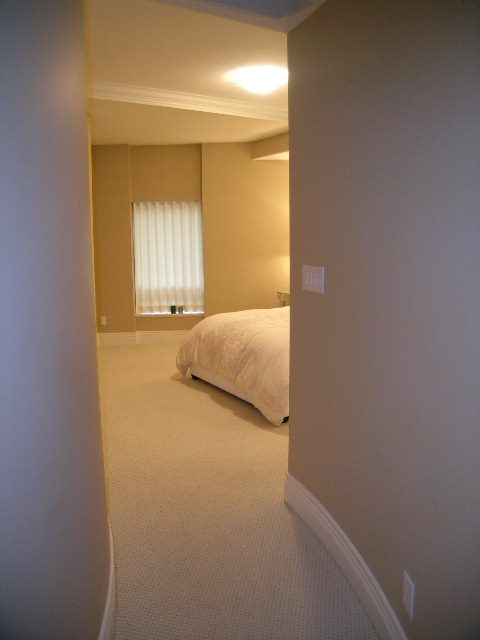 Bright bedroom with carpeted floor and window with blinds. - 202 -1280 Richards Street, Vancouver Downtown