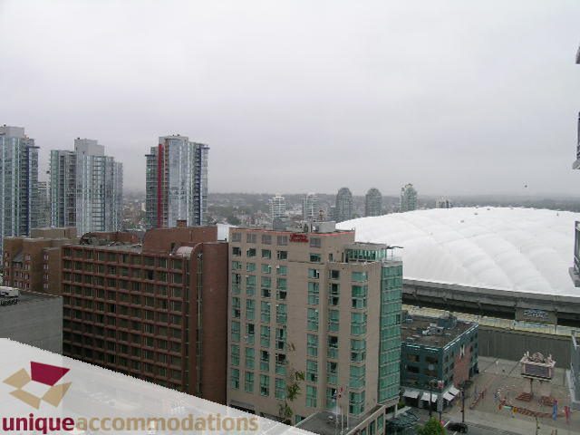Furnished 2-bedroom + den with city view and modern furnishings. - 1802 - 821 Cambie Street, Vancouver Downtown
