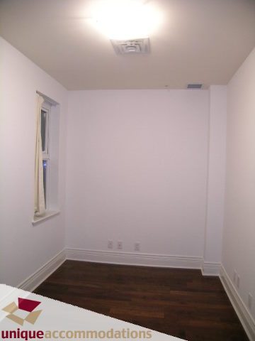 Furnished den with hardwood floors and white walls, clean and ready for move-in. - 1501 - 1280 Richards Street, Vancouver Downtown