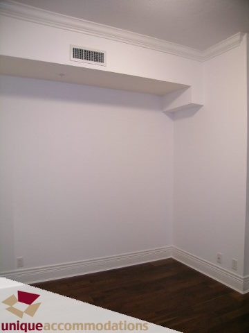 Bright den with hardwood floors and white walls. - 1501 - 1280 Richards Street, Vancouver Downtown