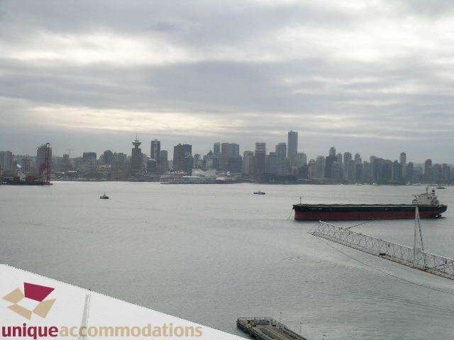 Bright penthouse with stunning city view and waterfront access. - 2301 - 188 E Esplanade, North Vancouver
