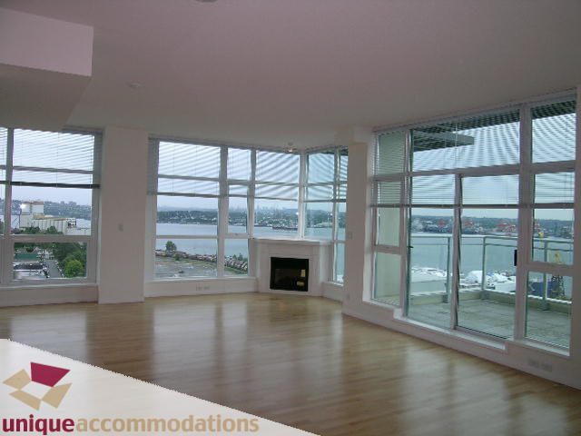 Spacious penthouse with hardwood floors and panoramic city views. - 2301 - 188 E Esplanade, North Vancouver