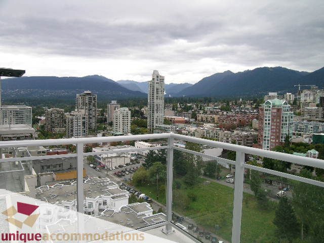 Penthouse with stunning city and mountain view, furnished, spacious balcony. - 2301 - 188 E Esplanade, North Vancouver