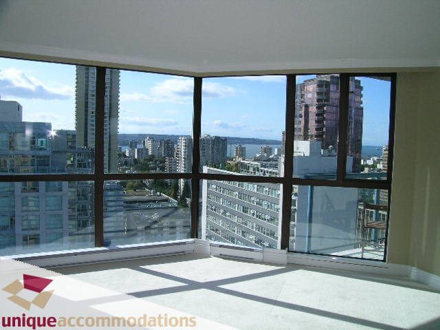 Bright living room with expansive city view and large windows. - 2201 - 1415 West Georgia, Vancouver Downtown