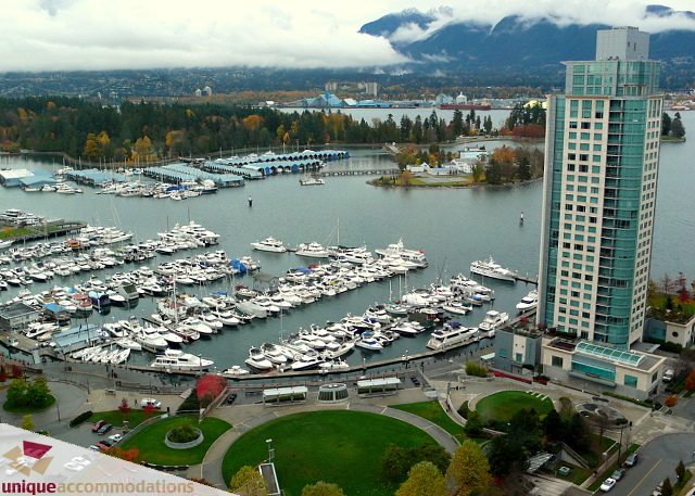 Furnished 2-bedroom + den condo with stunning city view and marina access. - 2802 - 1277 Melville Street, Vancouver Downtown