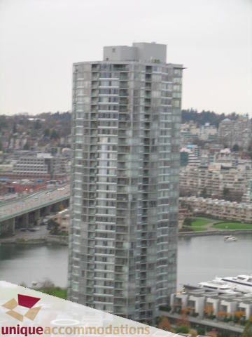 Furnished 2-bedroom condo with stunning city view and modern design. - 2803 - 930 Cambie Street, Vancouver Downtown