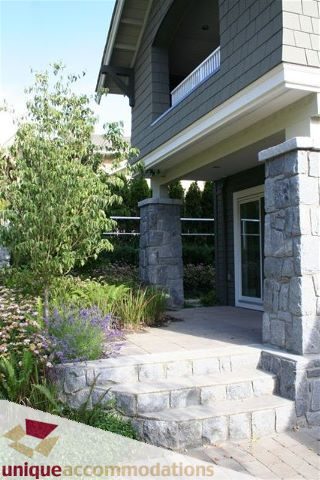 Furnished 3-bedroom + den house with stone steps and lush garden. - 2550 Marr Creek Ct, West Vancouver