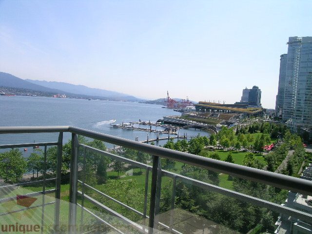 Bright balcony with stunning city view and greenery, perfect for relaxation. - 802 - 323 Jervis Street, Vancouver Downtown
