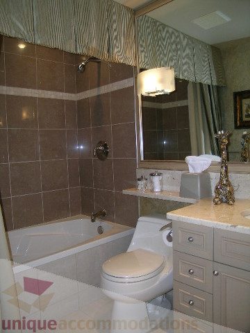 Bright bathroom with white countertop and modern fixtures. - 802 - 323 Jervis Street, Vancouver Downtown