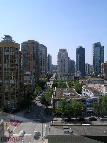 Spacious 2-bedroom condo with stunning city view and modern furnishings. - 1209 - 1055 Richards Street, Vancouver Downtown