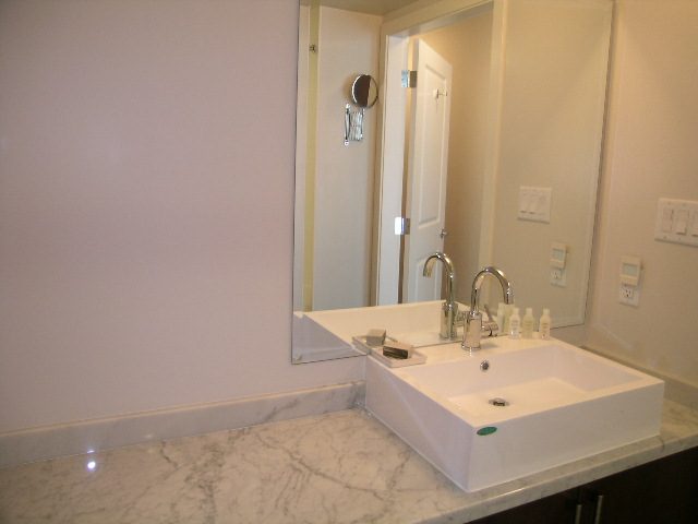 703 - 1068 West Broadway - Condo - Fairview - Photo 6 of 31