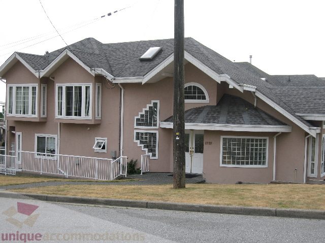 Furnished 4-bedroom house with unique architectural design and large windows. - 2737 Mahon Ave., North Vancouver
