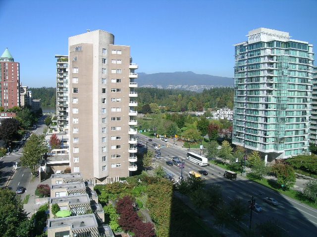 Spacious 2-bedroom condo with stunning city view and modern amenities. - 1102 - 1723 Alberni Street, Vancouver Downtown