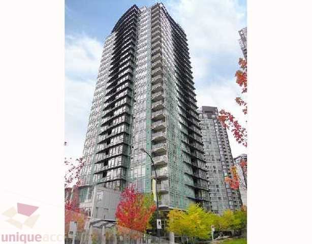 Spacious 3-bedroom + den condo with modern glass facade and city views. - 3202 - 1483 Homer Street, Vancouver Downtown