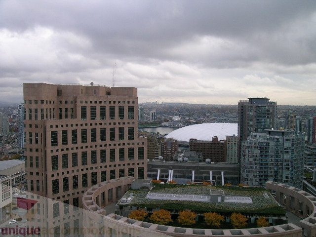 Furnished 3-bedroom + den with city view and modern architecture. - 2804-788 Richards Street, Vancouver Downtown