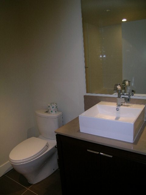 1401 - 1320 Chesterfield Ave - Condo - Lonsdale - Photo 17 of 39