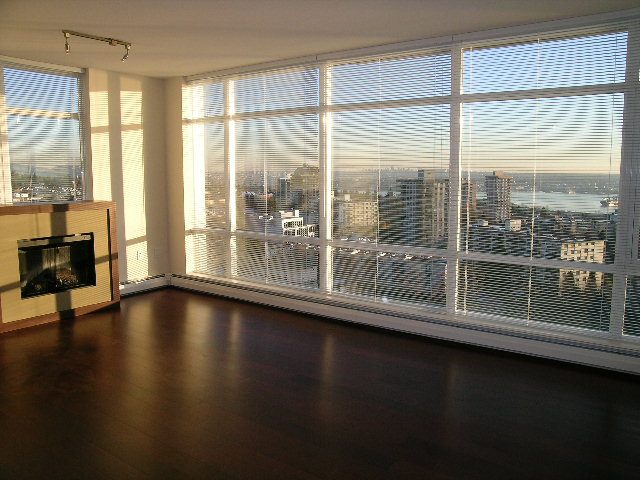 1401 - 1320 Chesterfield Ave - Condo - Lonsdale - Photo 22 of 39