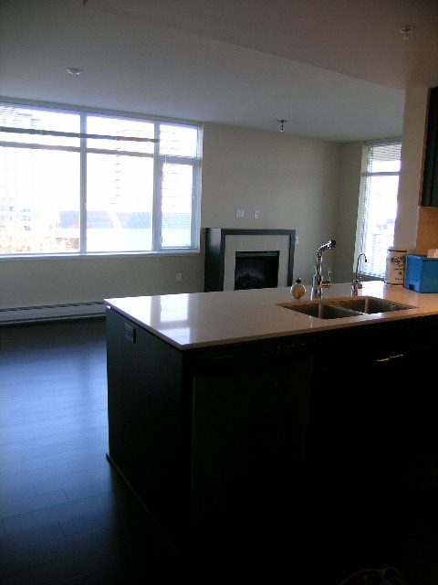 902 - 158 West 13th Street - Condo - Lonsdale - Photo 5 of 41