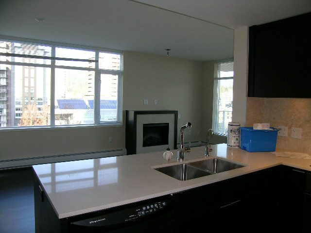 902 - 158 West 13th Street - Condo - Lonsdale - Photo 6 of 41