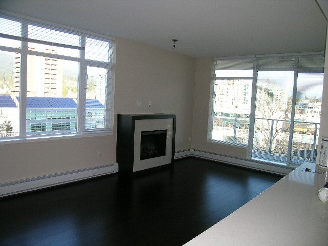 902 - 158 West 13th Street - Condo - Lonsdale - Photo 7 of 41