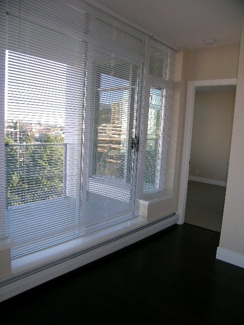 902 - 158 West 13th Street - Condo - Lonsdale - Photo 8 of 41