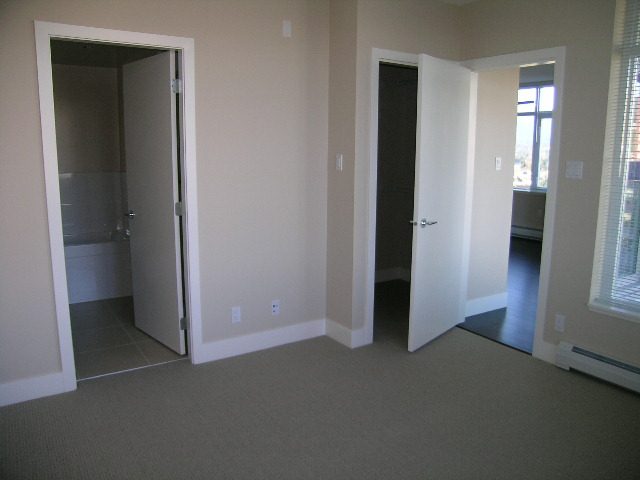 902 - 158 West 13th Street - Condo - Lonsdale - Photo 10 of 41