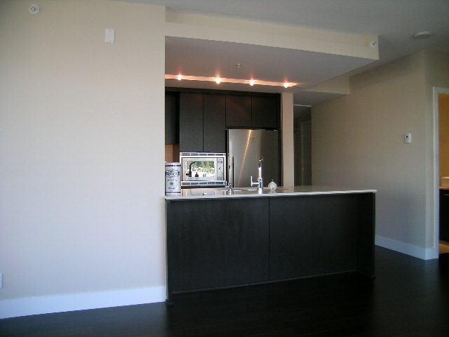 902 - 158 West 13th Street - Condo - Lonsdale - Photo 16 of 41