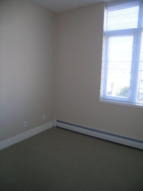 902 - 158 West 13th Street - Condo - Lonsdale - Photo 24 of 41