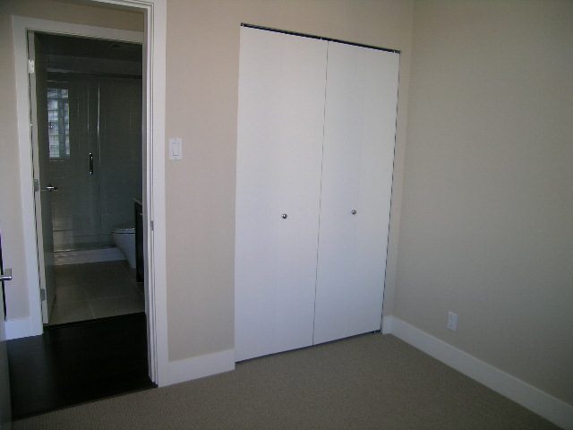 902 - 158 West 13th Street - Condo - Lonsdale - Photo 25 of 41