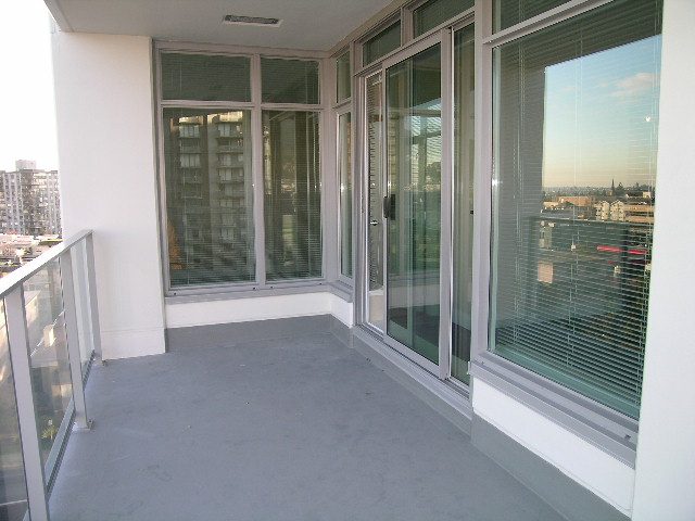 902 - 158 West 13th Street - Condo - Lonsdale - Photo 28 of 41
