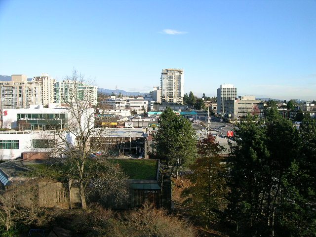 902 - 158 West 13th Street - Condo - Lonsdale - Photo 30 of 41